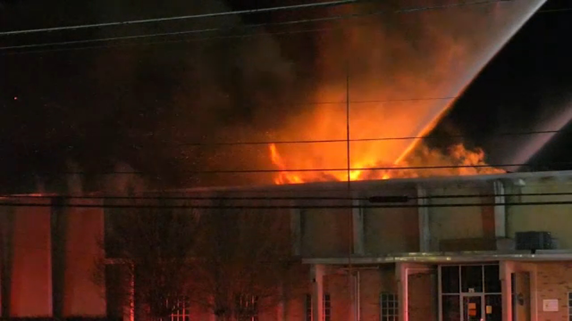 Flames engulf Fayetteville commercial building; Ramsey St. closed