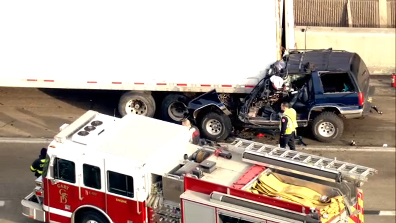 Crash involving semi shuts down I-80/94 in northwest Indiana, police say