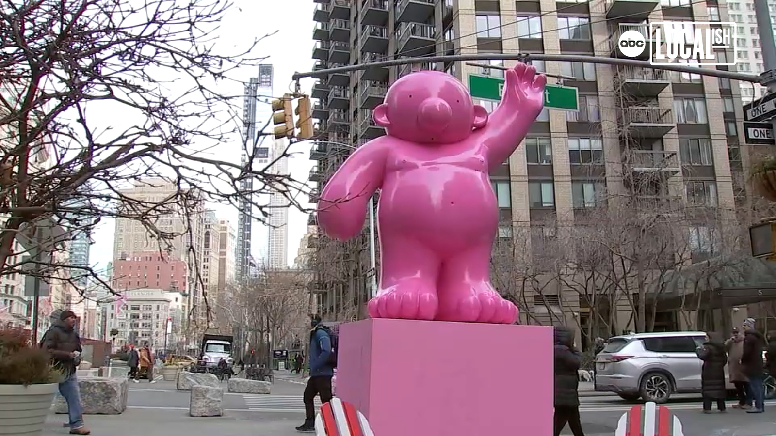 These 10 cute sculptures have New York art lovers  'in the Pink'
