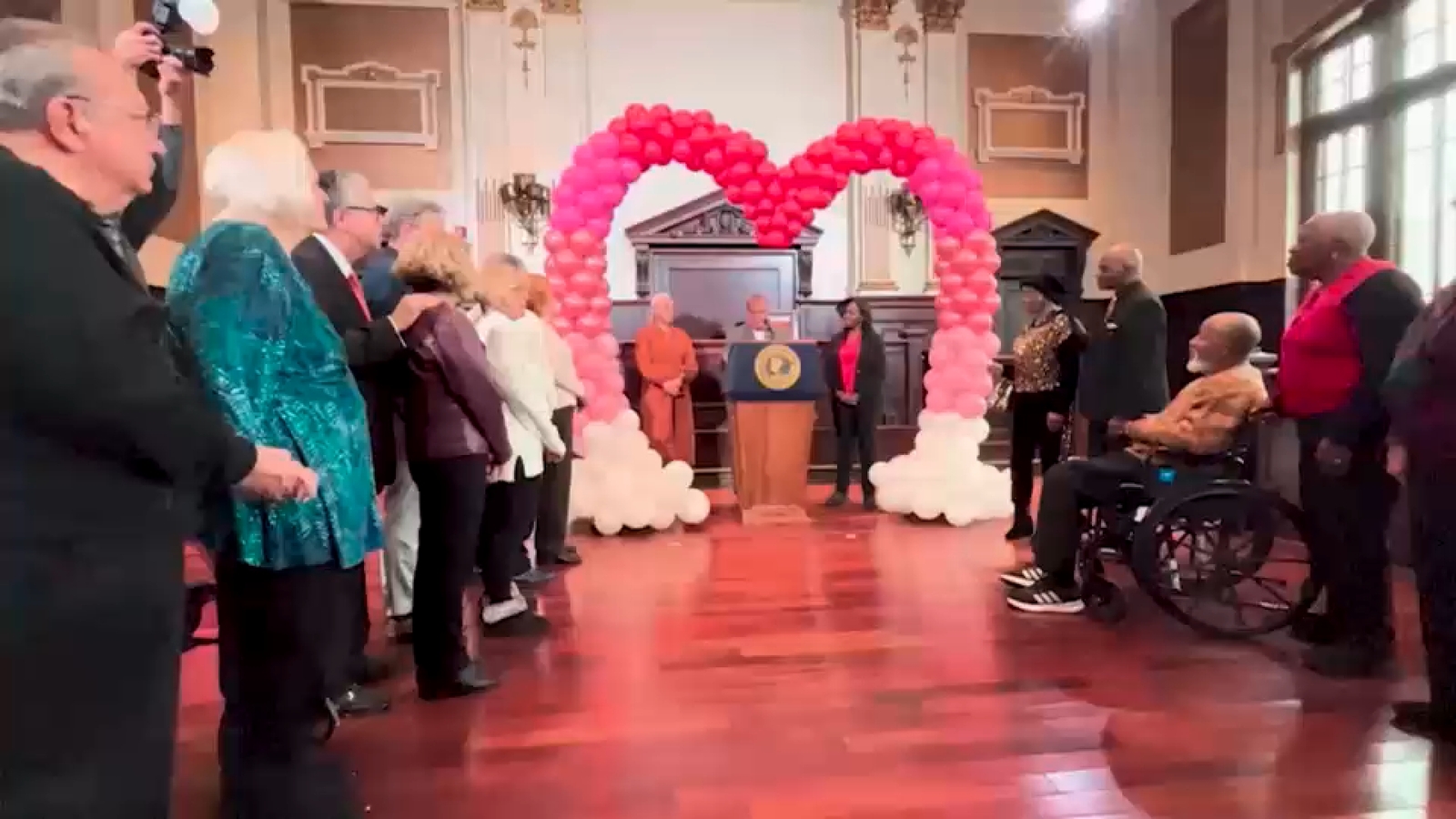 Yonkers mayor officiates vow renewal ceremony for couples celebrating over 50 years of marriage