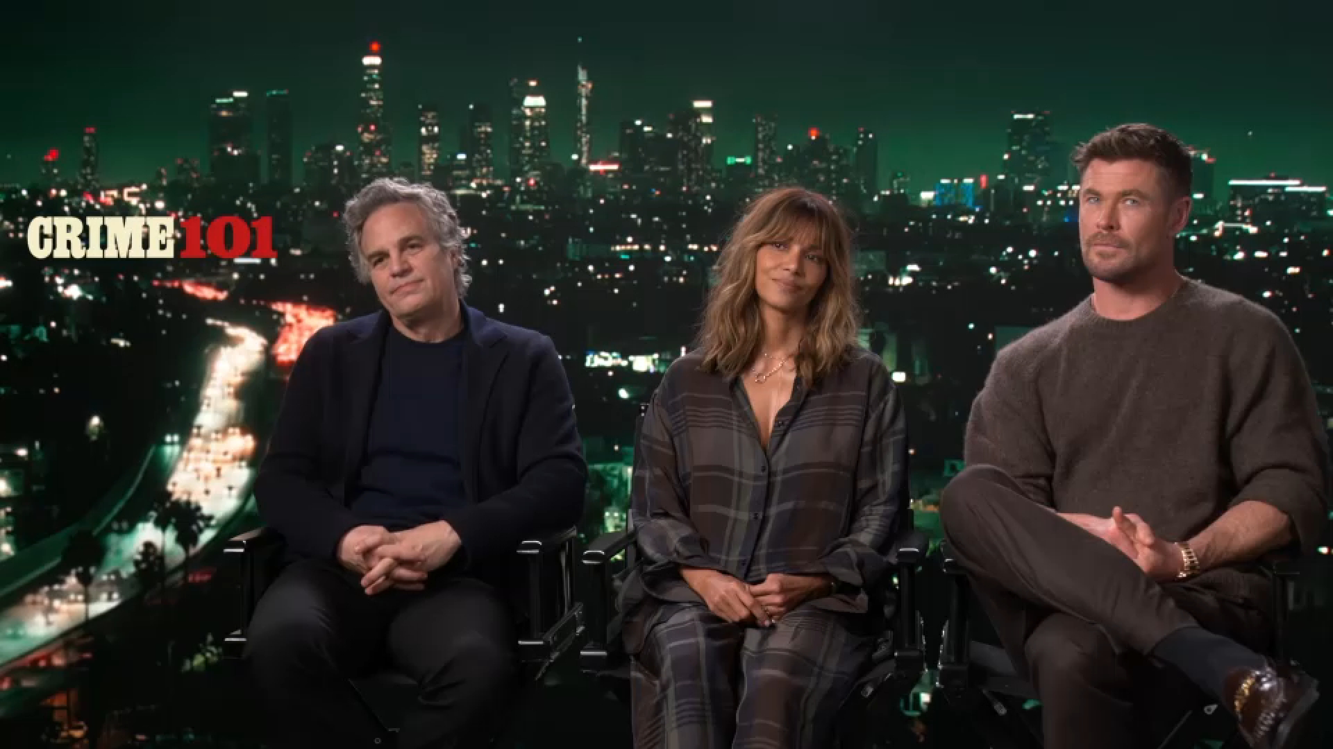 Hemsworth, Berry and Ruffalo talk heists, heart and Hollywood beginnings in 'Crime 101' - ABC7 New York