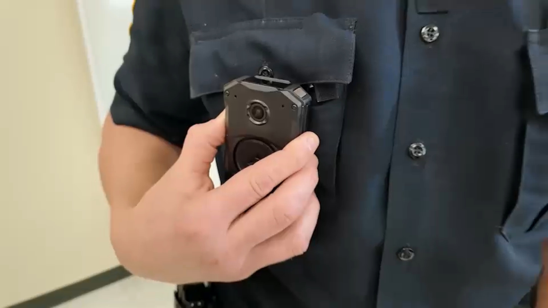 Connecticut police department using bodycams with AI translation software