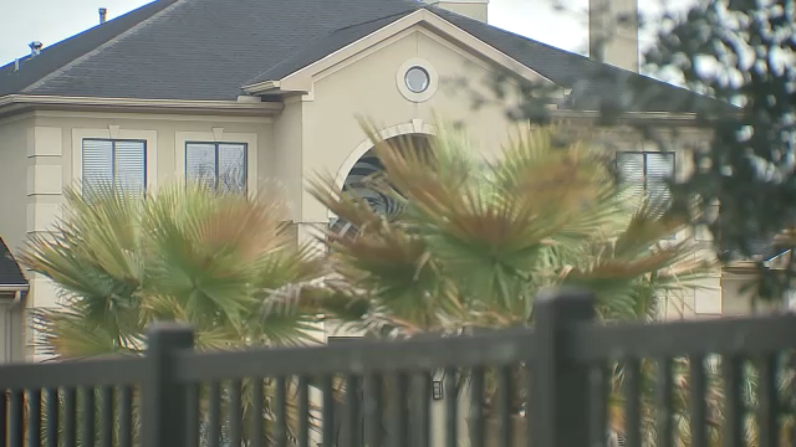 16-year-old girl killed in house party shooting in Houston's southside, HPD says