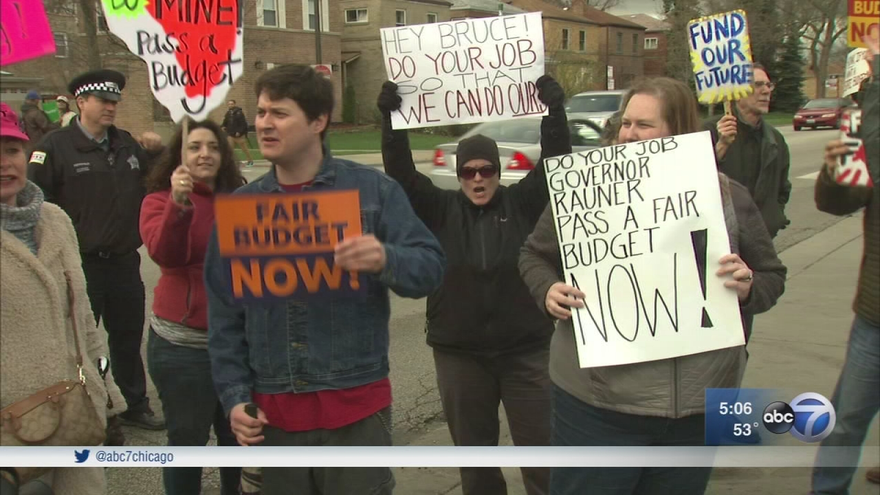 NEIU cancels classes Tuesday; students, faculty blame governor