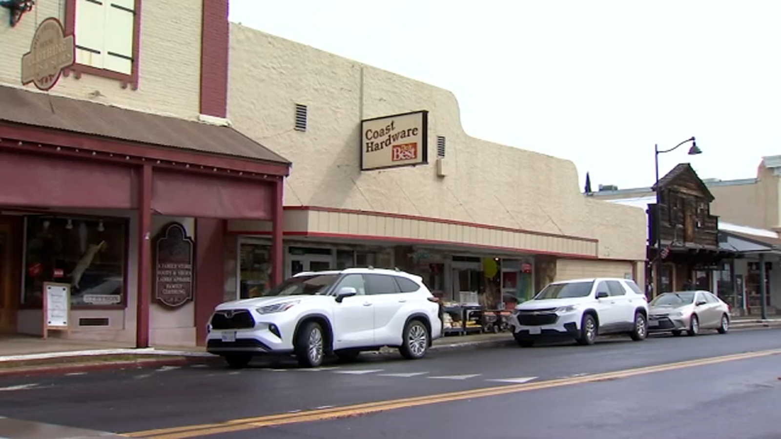 Schools close, some Mariposa County businesses stay open for snow day