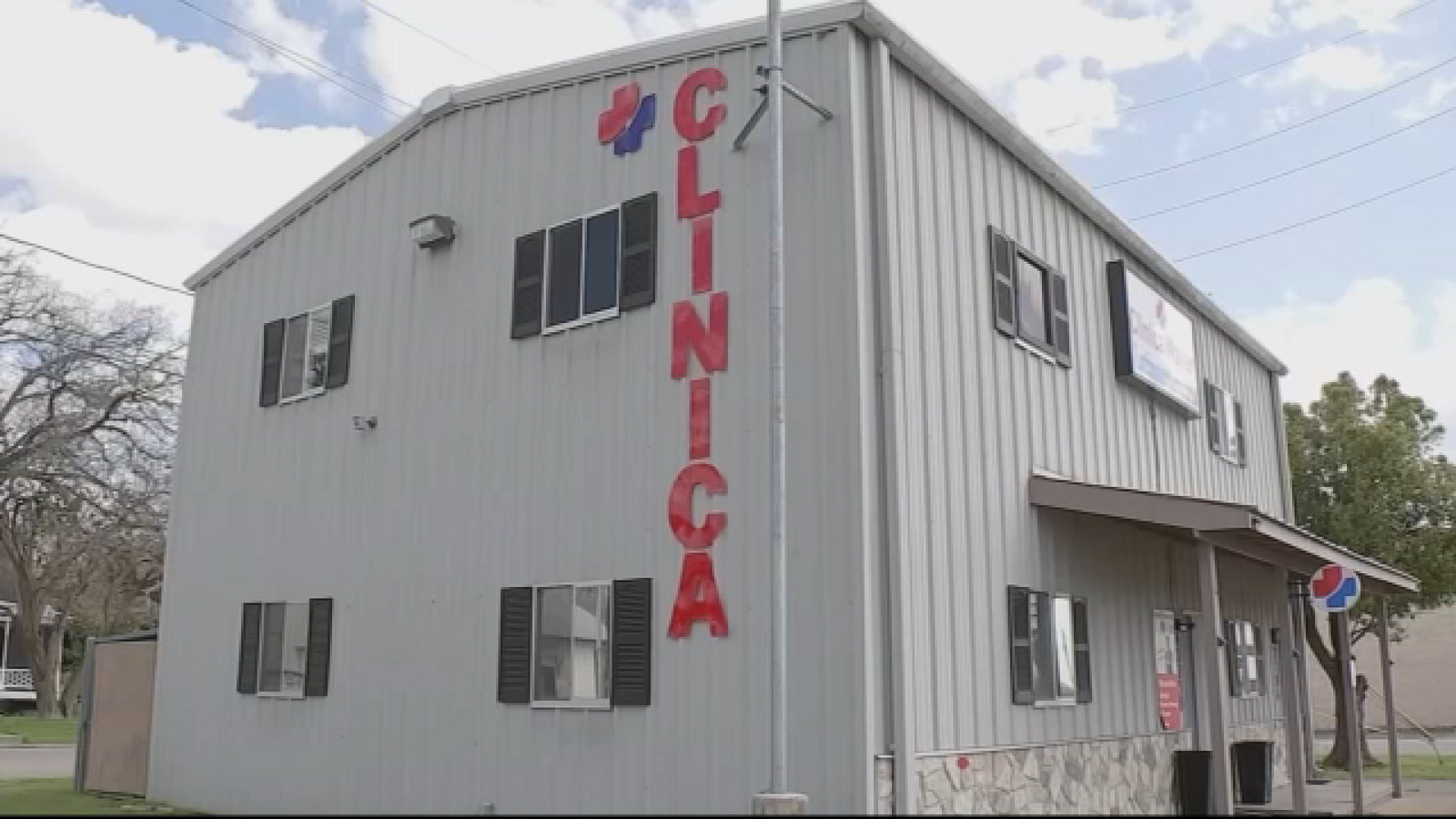 Houston-area midwife asks appeals court to allow her to reopen clinics amid abortion case