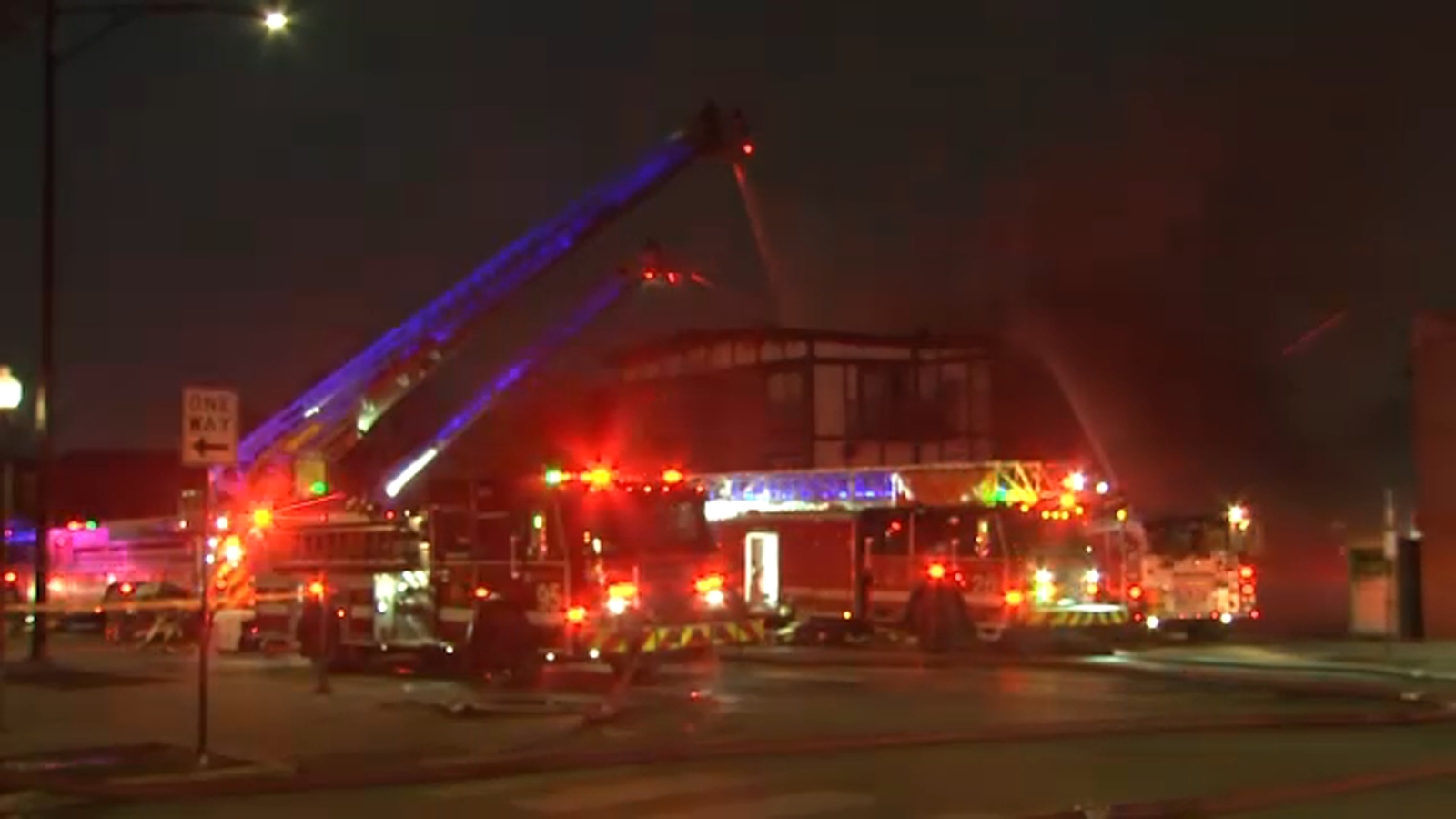 At least 2 injured in large apartment fire in East Garfield Park, Chicago fire officials say