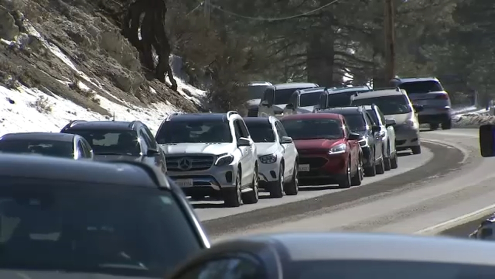 Fresh snow and sunshine draw big crowds to Wrightwood slopes
