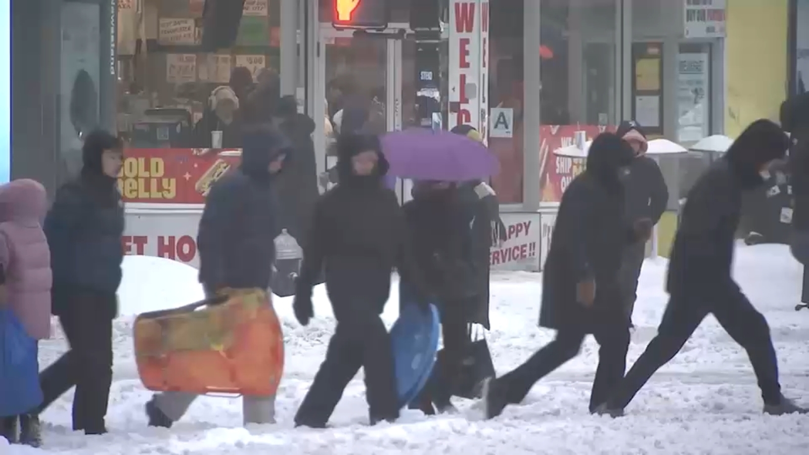 New York City braces for blizzard; Mayor Mamdani to make decision on public schools