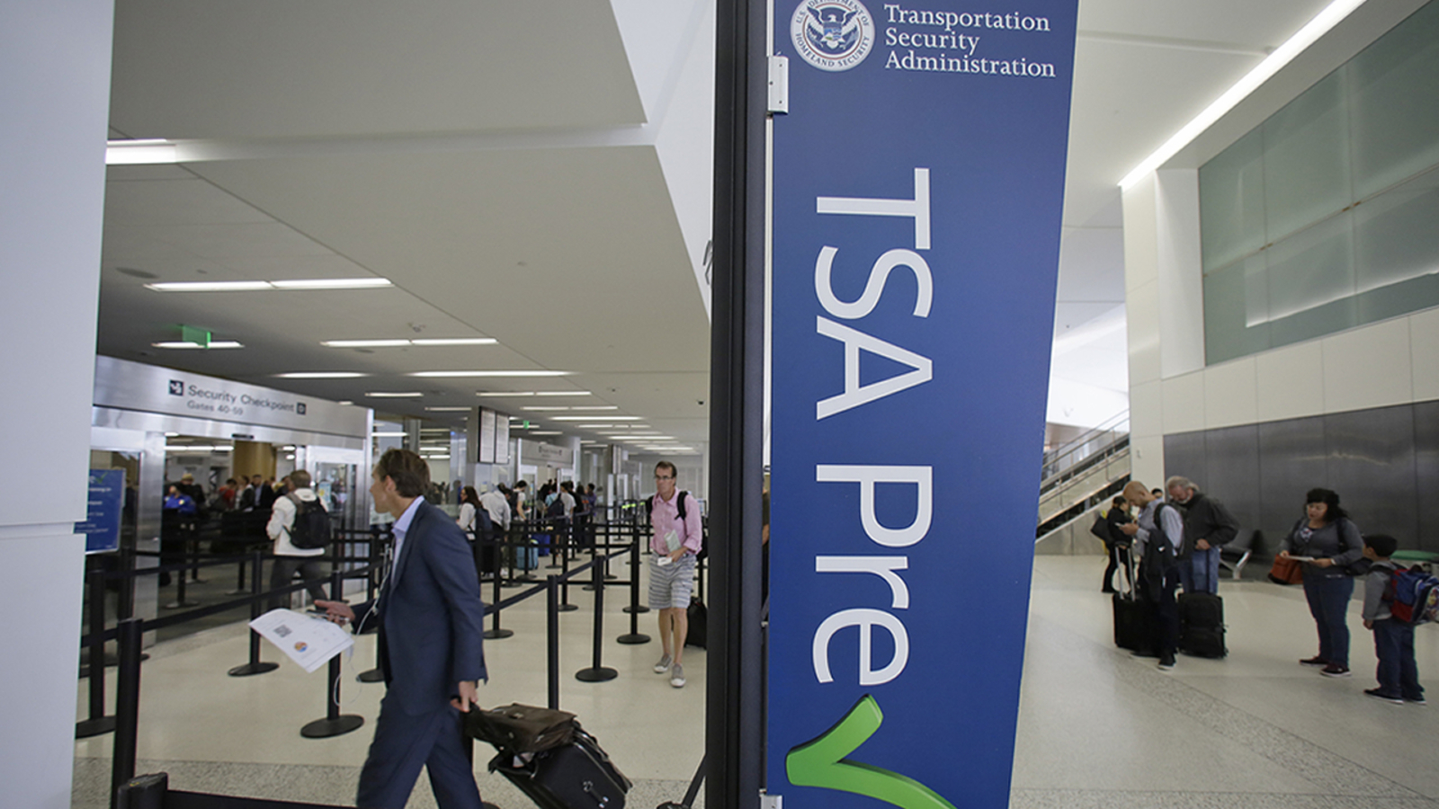 DHS suspends Global Entry as partial government shutdown drags on; PreCheck still operational