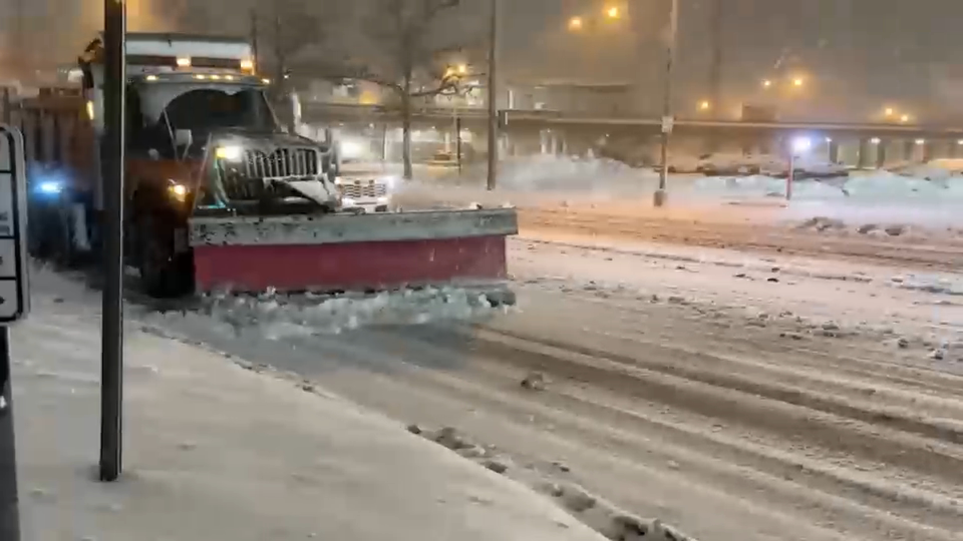 LIRR shuts down at 1 a.m. as non-essential travel ban in effect