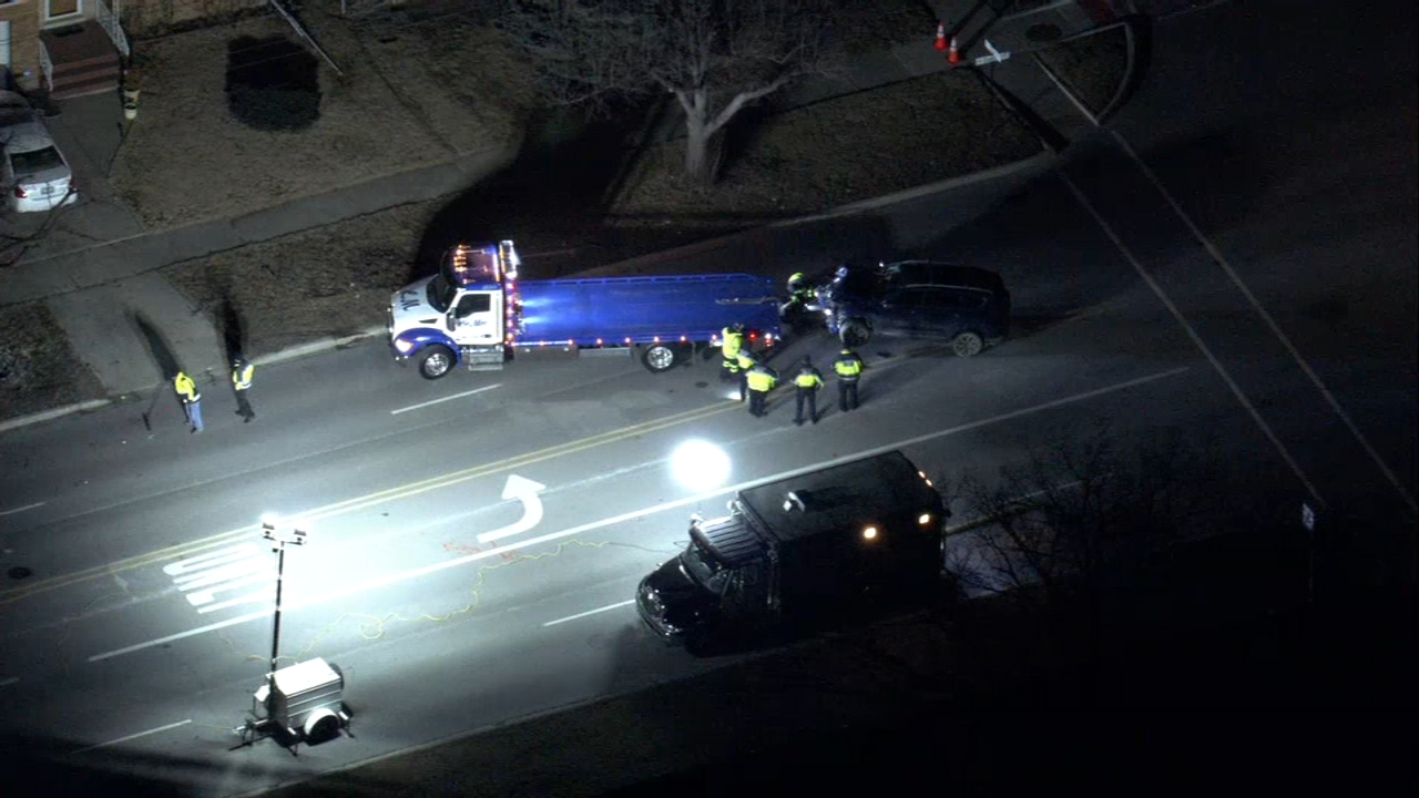 Driver killed, woman hurt after crashing into tree, Niles police say
