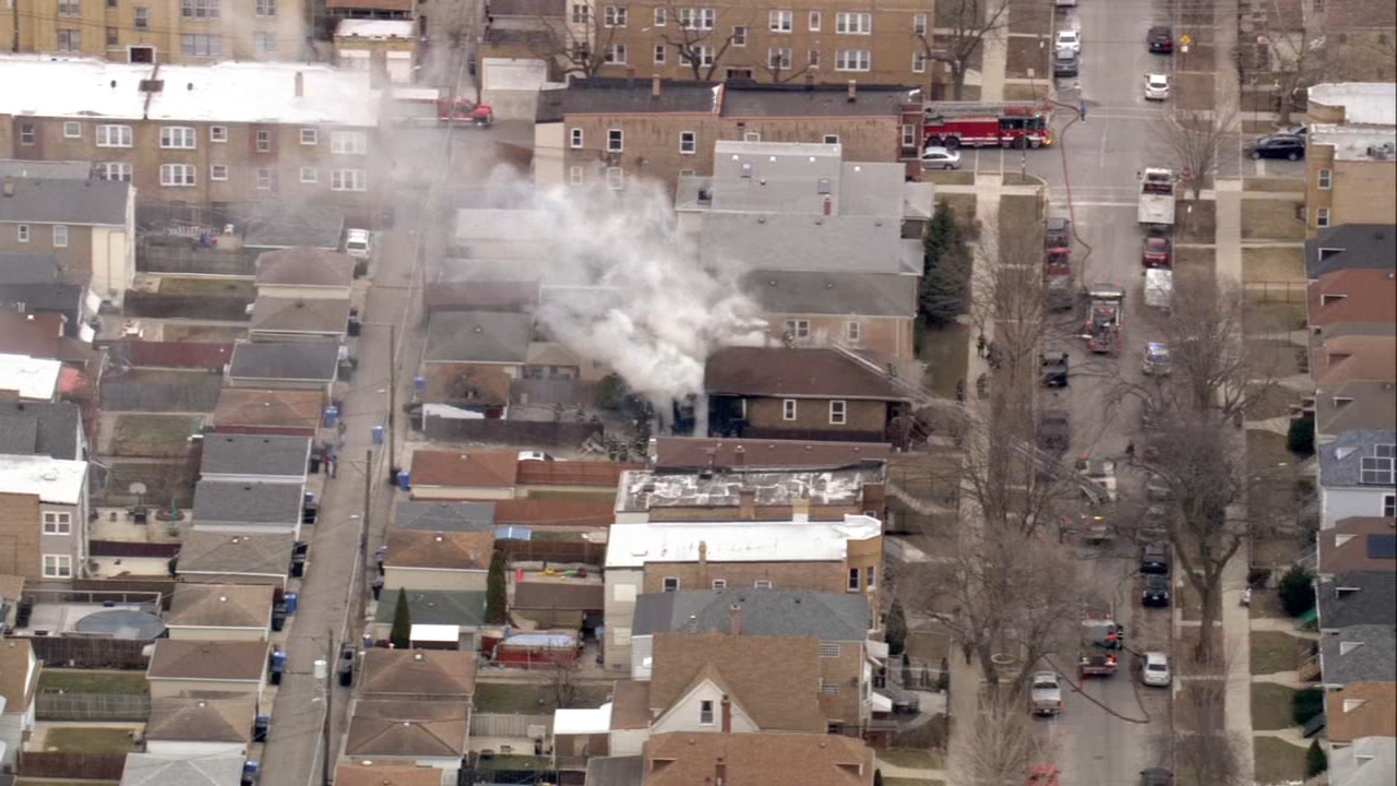 Chicago firefighters battle NW Side fire