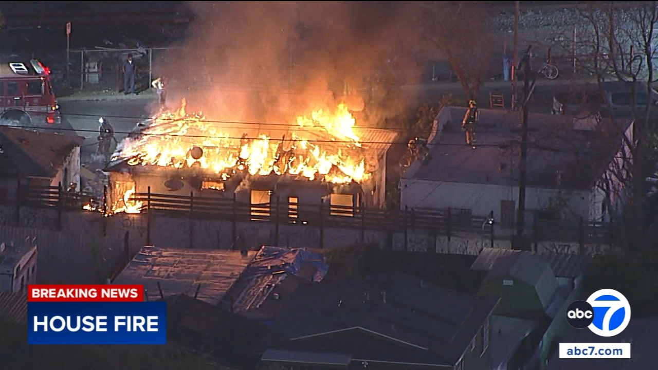 Fire fully engulfs South LA home