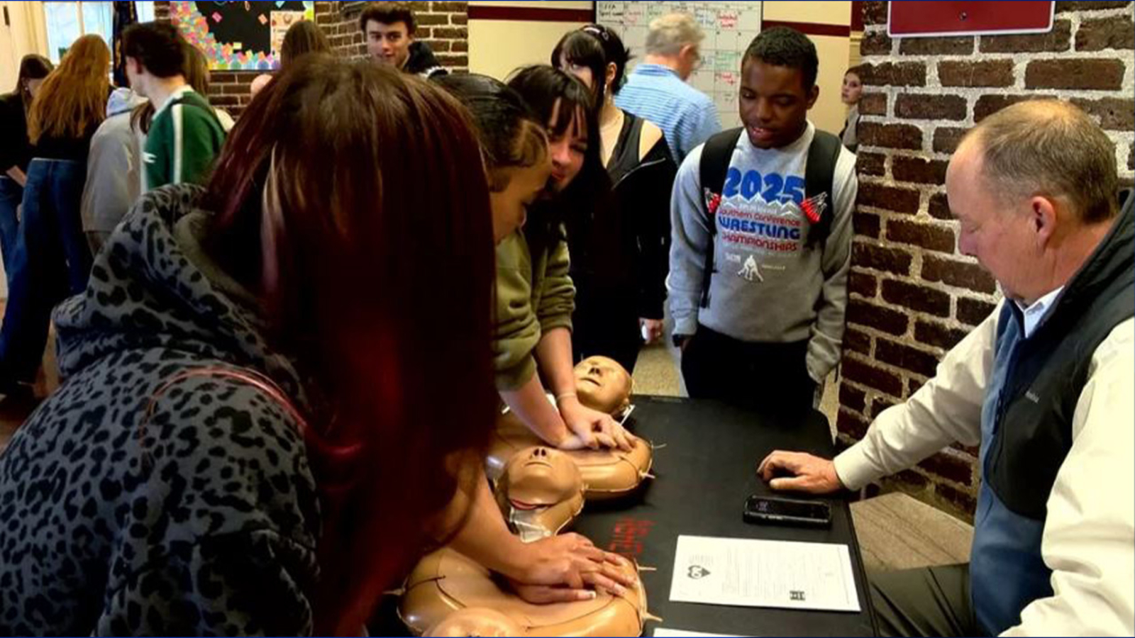 Duke's School of Medicine attempts to set world record in CPR training