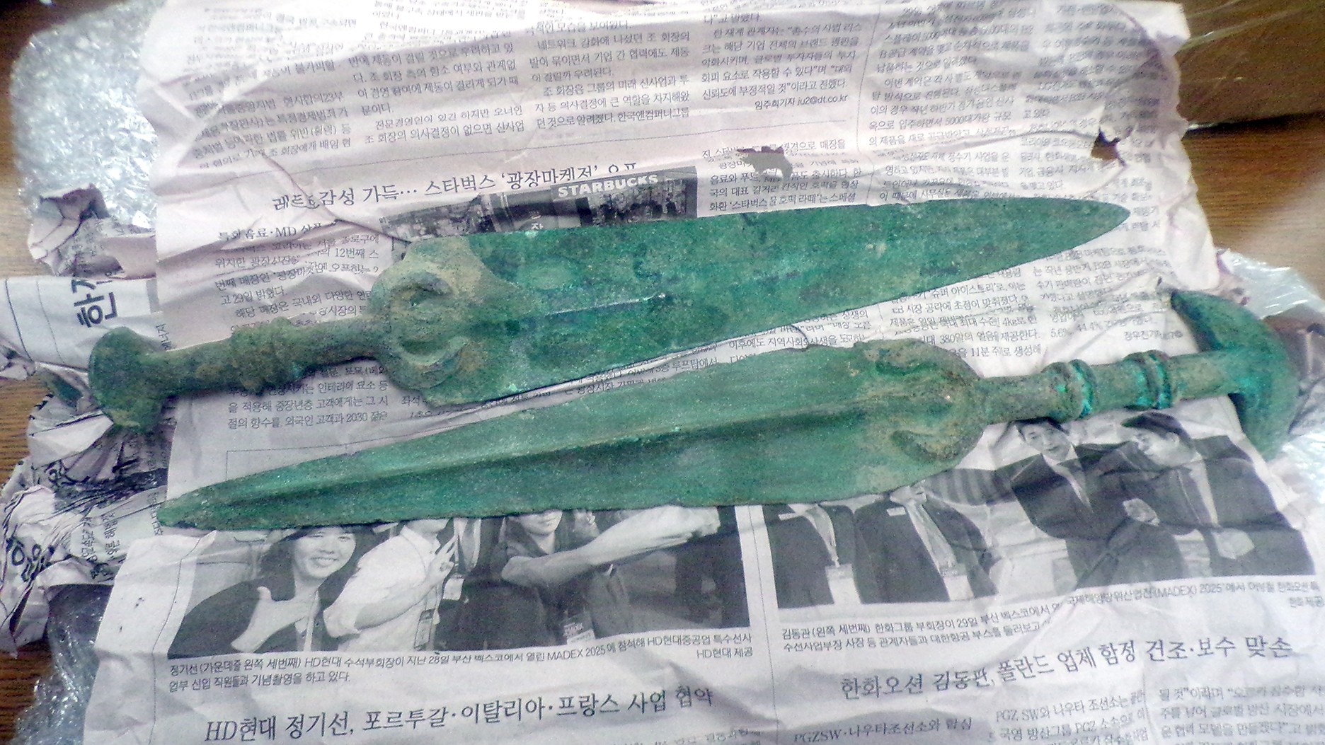 Bronze Age era swords, arrowheads seized at Port of Philadelphia