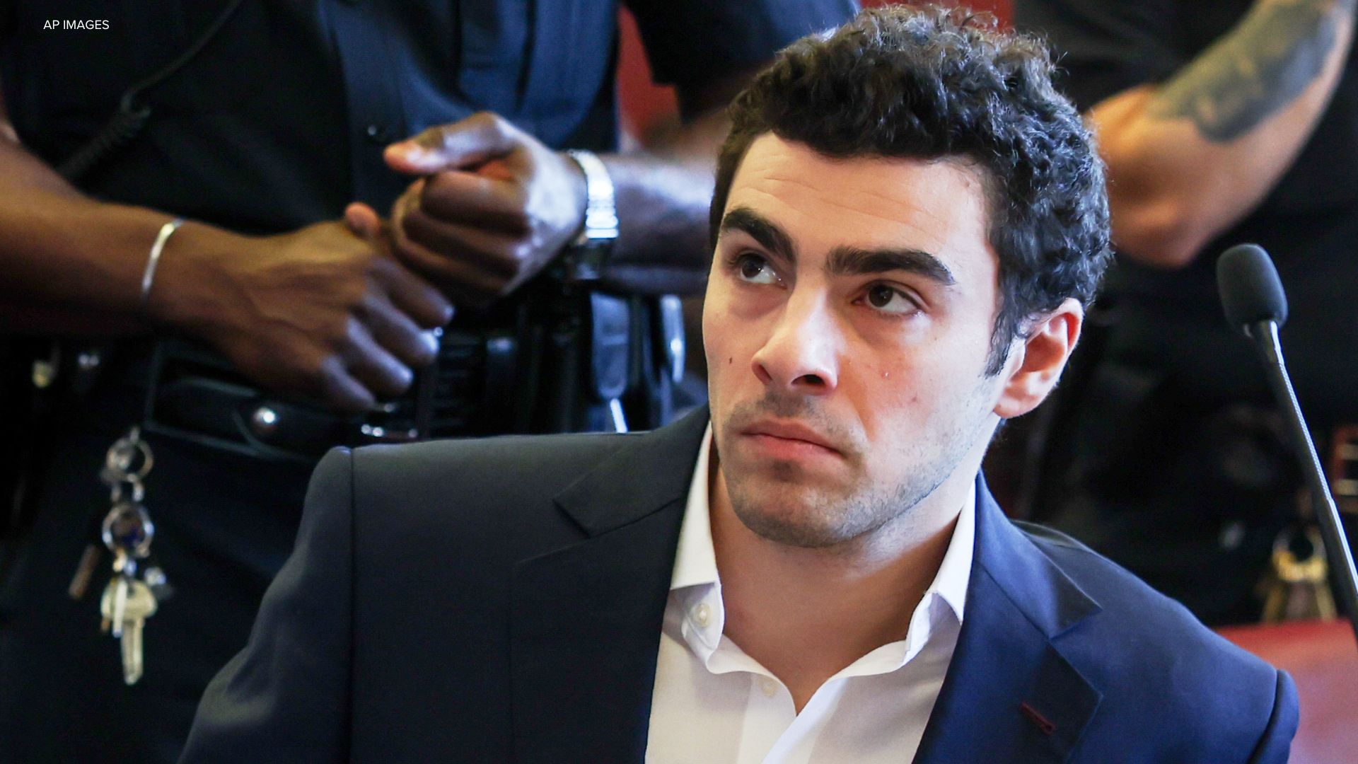 Federal prosecutors in Luigi Mangione case won't appeal ruling that took death penalty off the table