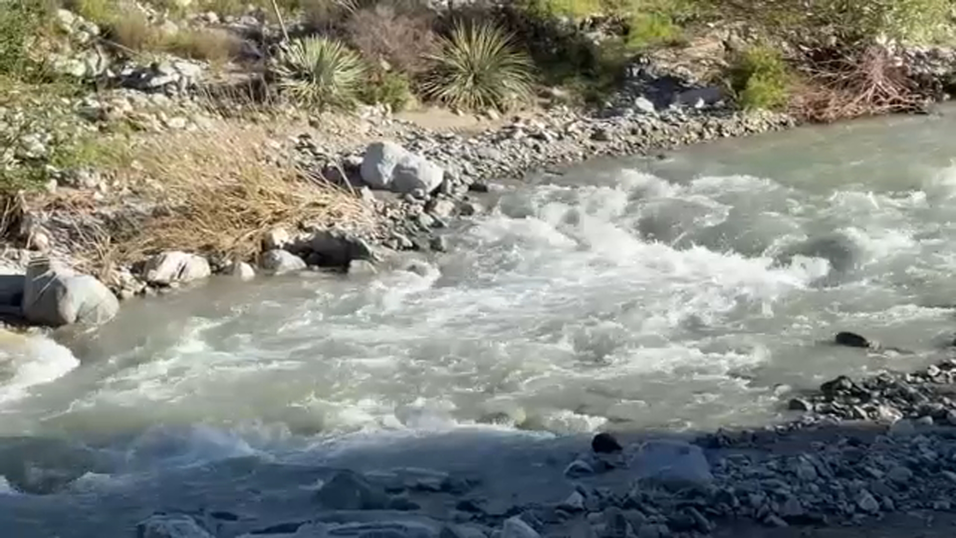 Young mother dies after being swept away in San Gabriel River on Bridge to Nowhere hiking trail