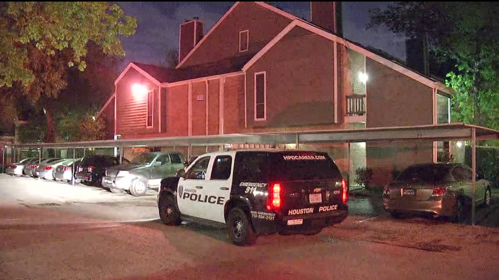 HPD Man shot and robbed inside apartment in west Houston