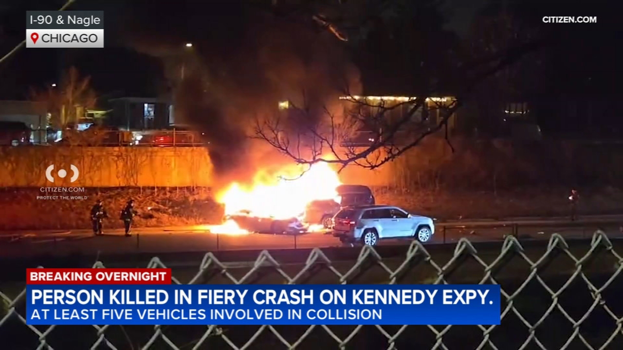 1 killed in fiery 5-vehicle crash on Kennedy Expressway