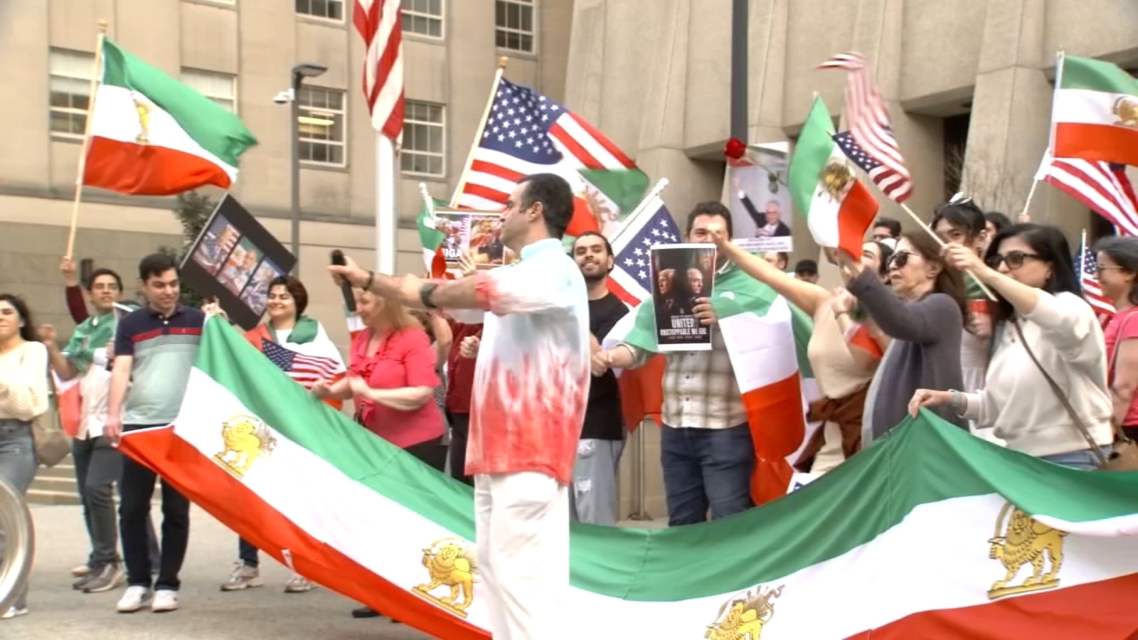 Raleigh crowds voice conflicting views on U.S. intervention in Iran