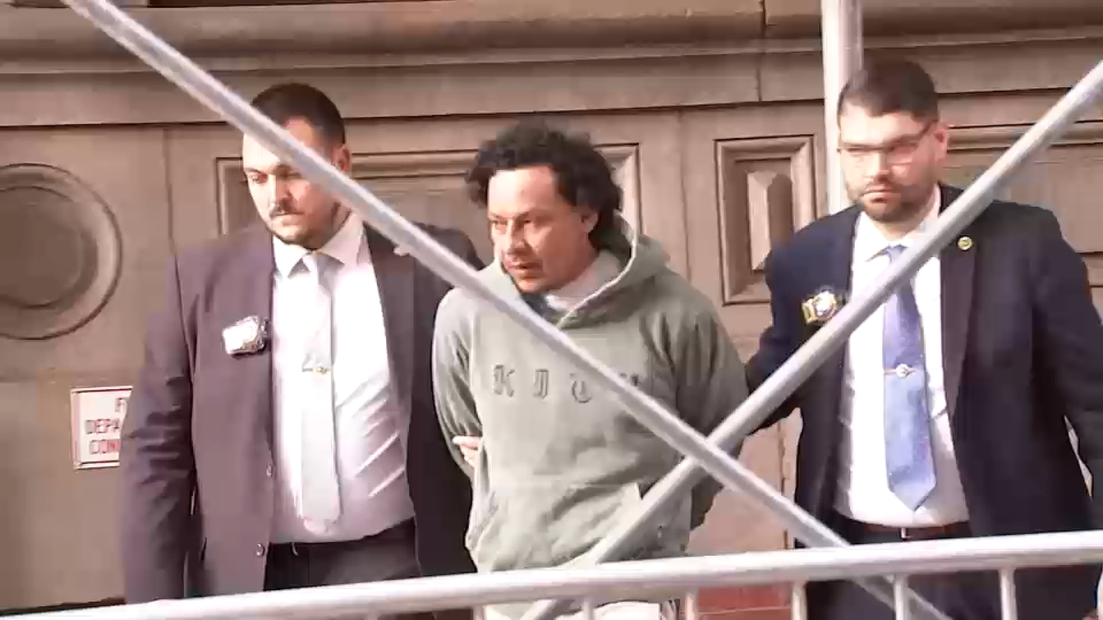 Suspect charged with pushing 2 men onto subway tracks in country illegally from Honduras