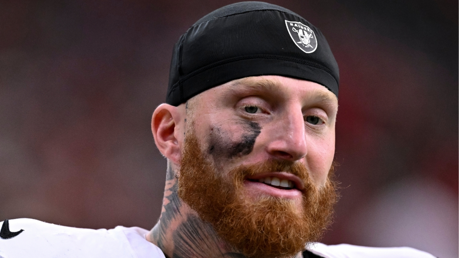 Maxx Crosby commits to the Raiders following failed trade to the Ravens