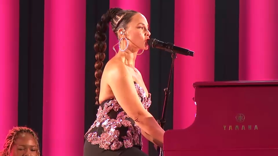 Grand Central Terminal hosts Alicia Keys concert to celebrate
