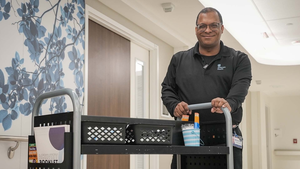 NJ hospital employee runs 'Wendell's Welcome Wagon'