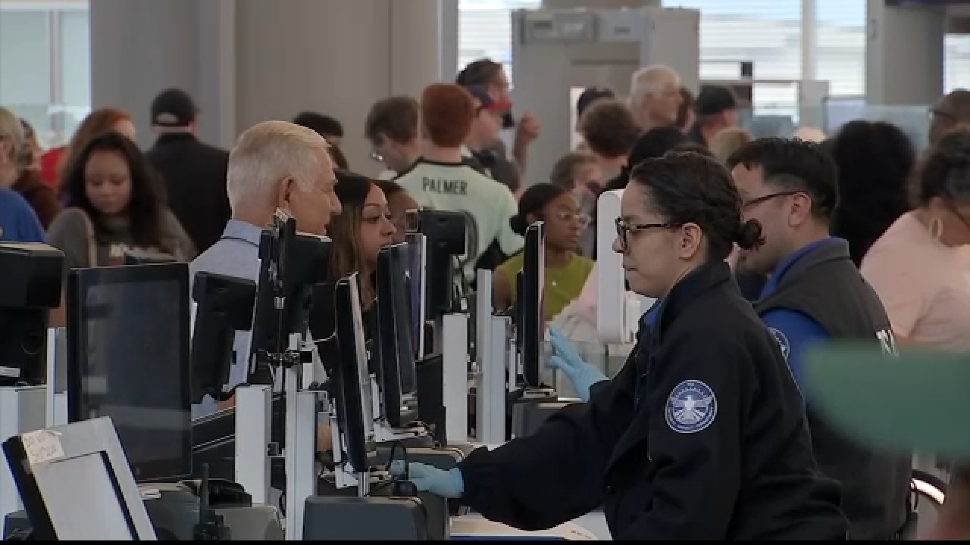 TSA staff shortages cause travel chaos at Bush and Hobby airports