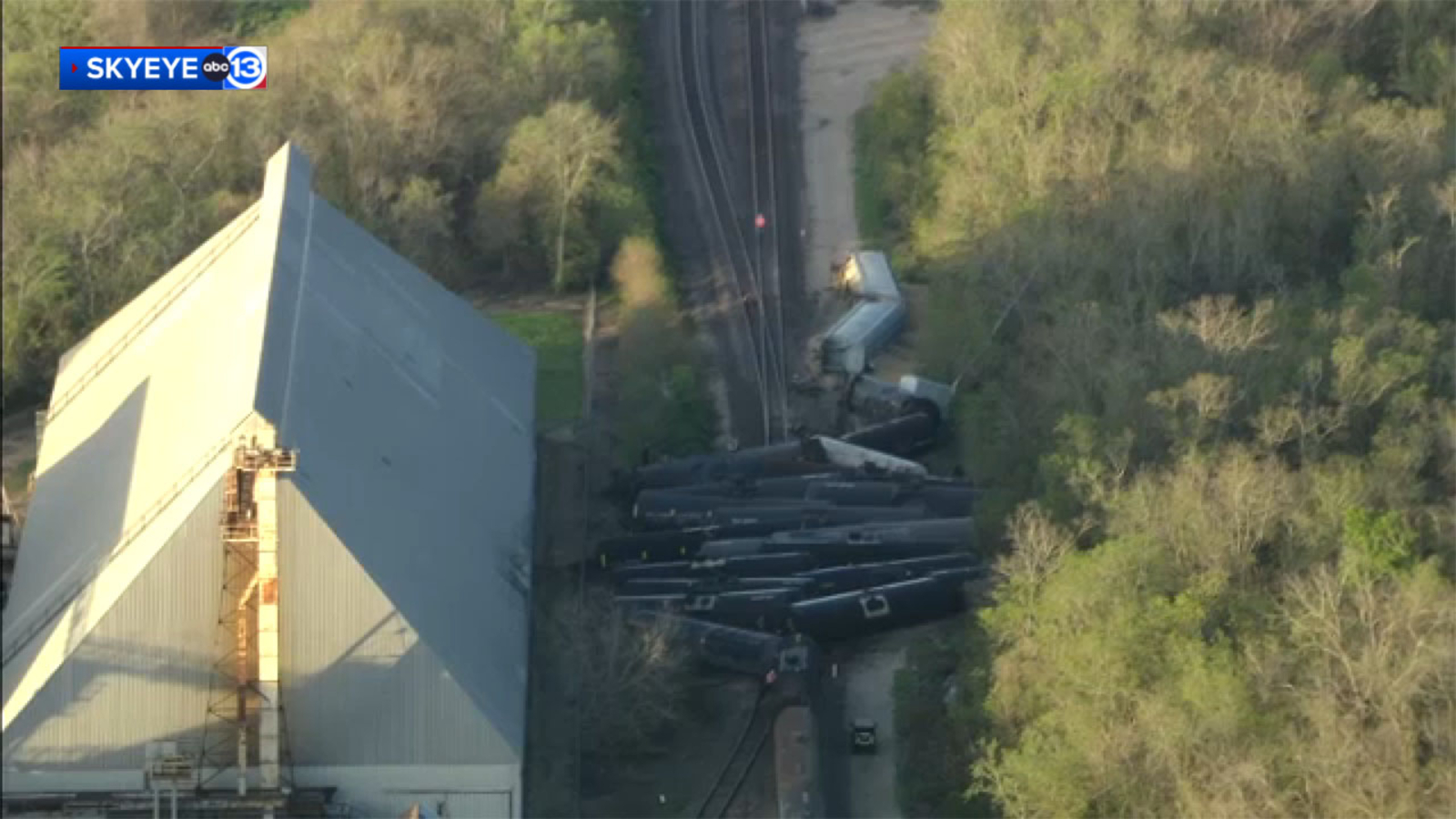 23-car train derailment causes heavy traffic backups in Richmond and Rosenberg, officials say