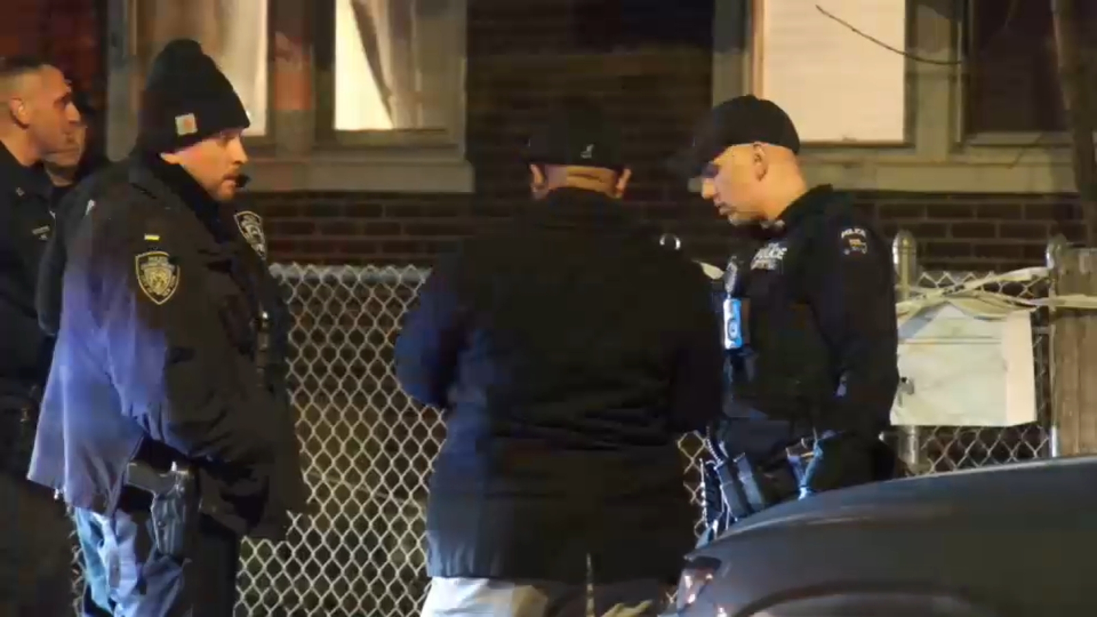 NYPD search for suspects after 3 failed Molotov cocktails thrown at Staten Island home