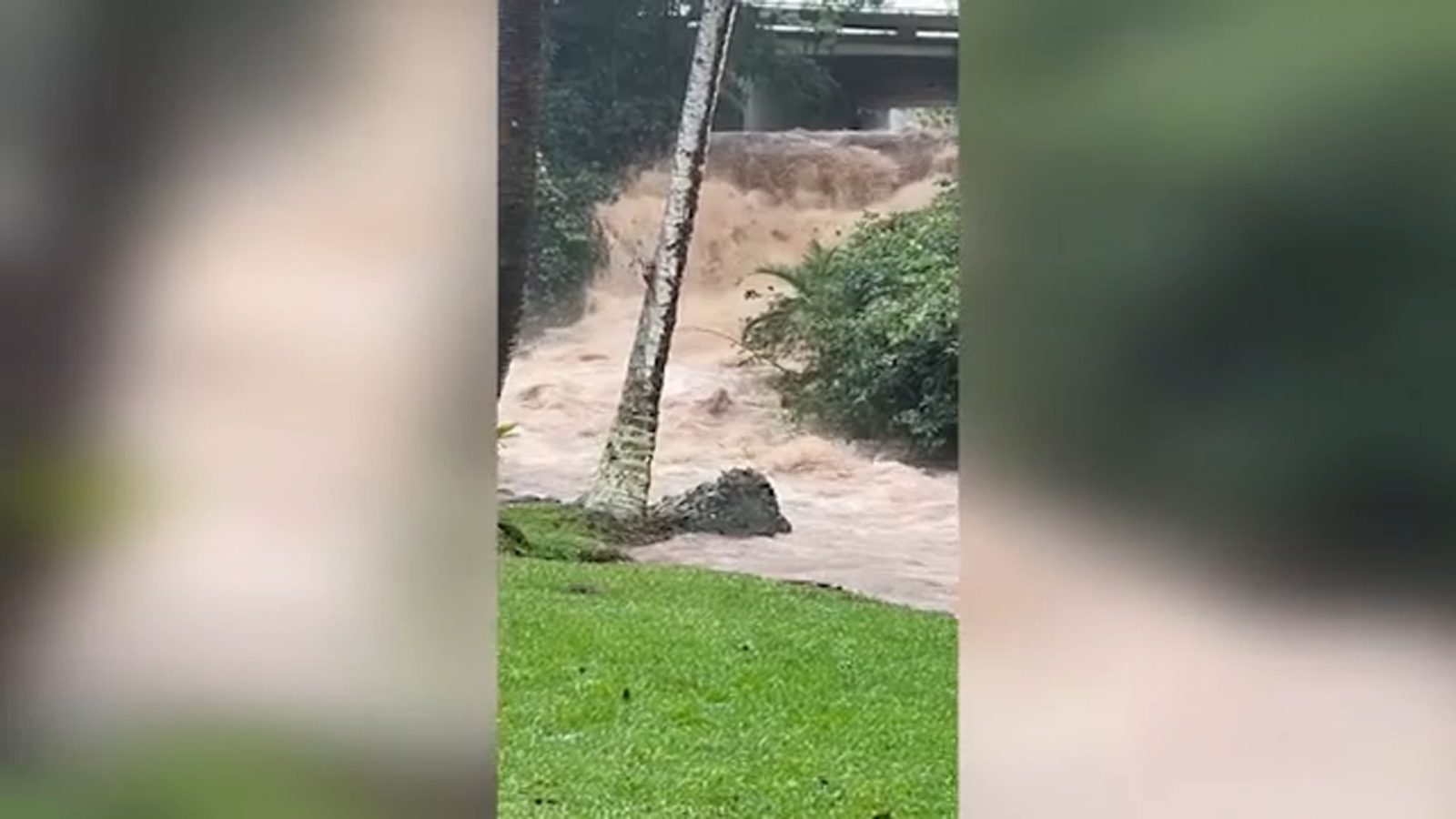 Los Angeles travelers coming back from Hawaii say rainfall, flooding is unlike anything they have experienced Los Angeles travelers coming back from Hawaii say rainfall, flooding is unlike anything they have experienced