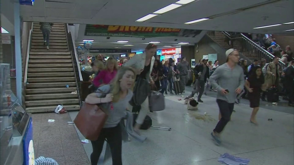 Raw: Chaos inside Penn Station