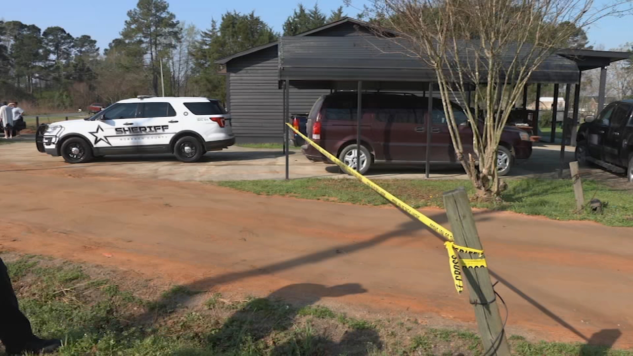 Suspect in Robeson Co. triple murder arrested in standoff