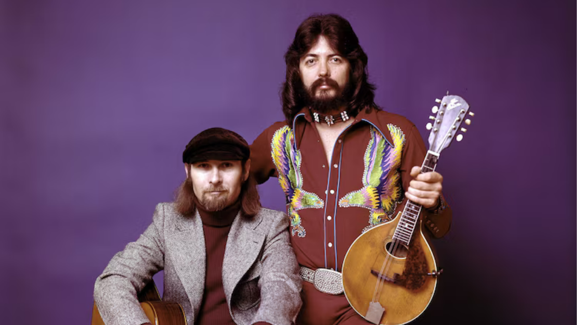 Darrell "Dash" Crofts (R) and Jim Seals Of Seals and Crofts pose for a portrait circa 1975.