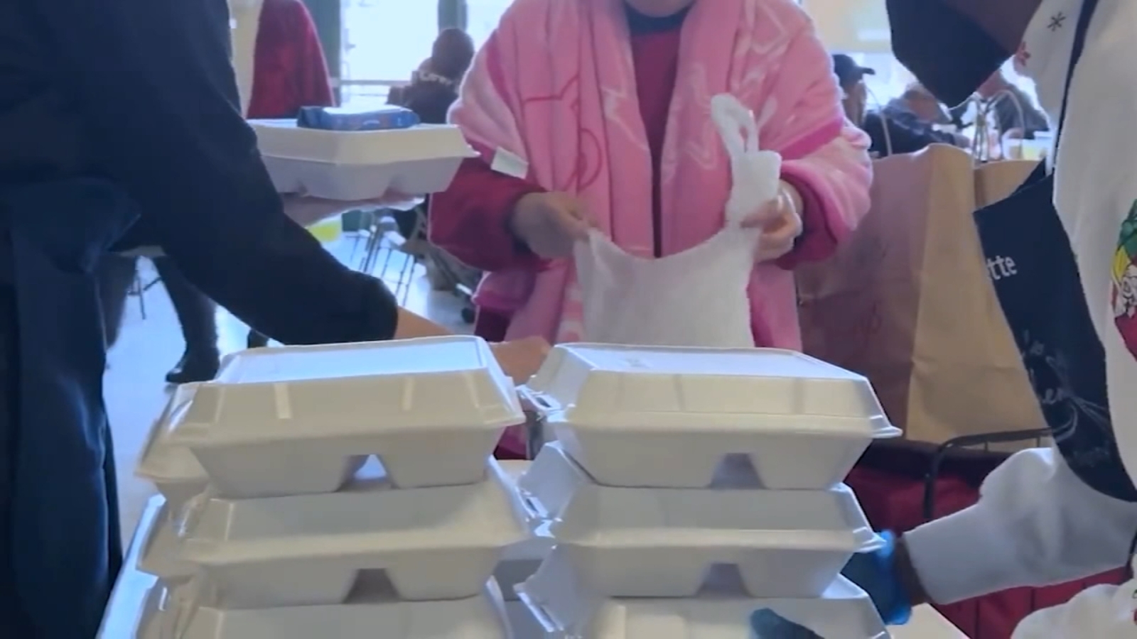 As TSA employee financial pains continue, Bay Area food pantries step up to help