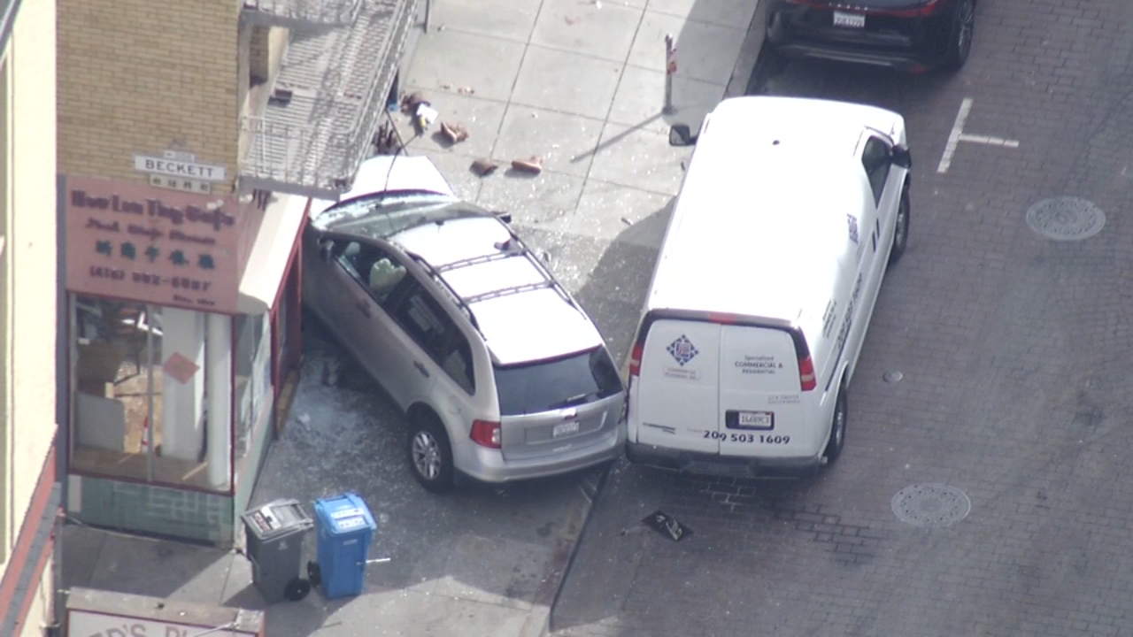 76 वर्षीय ड्राइवर की एसएफ चाइनाटाउन रेस्तरां में टक्कर से 1 की मौत, 1 गंभीर रूप से घायल: एसएफपीडी