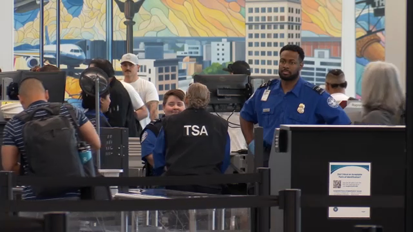 As TSA agents work without pay, Fresno rallies with support