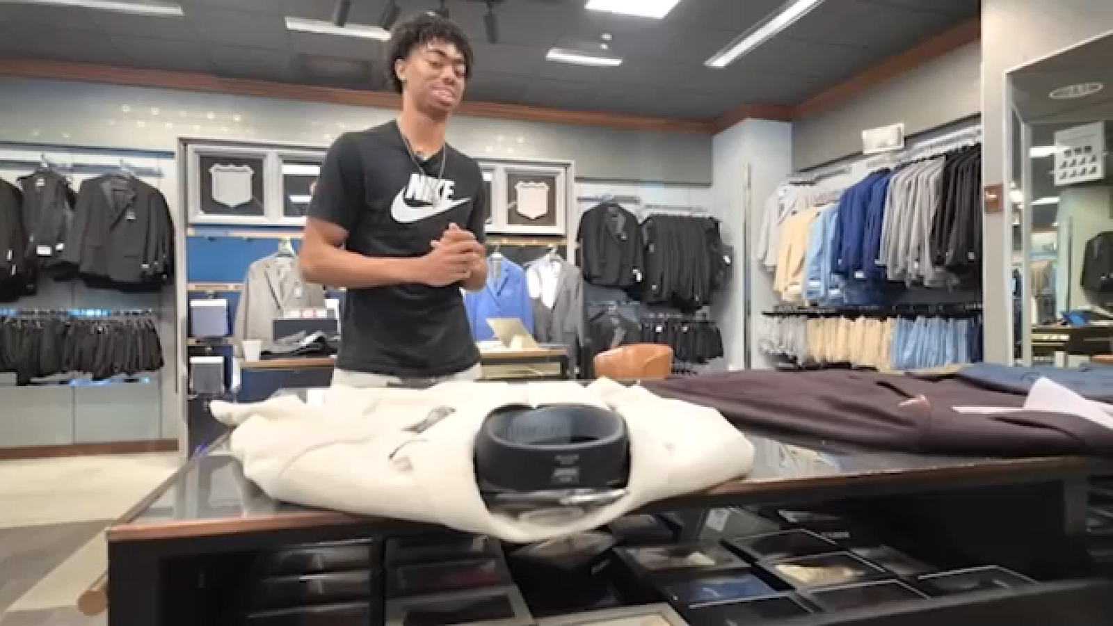 ABC13's Athlete of the Week: Son of former Rockets guard named Guy V. Lewis Award Finalist