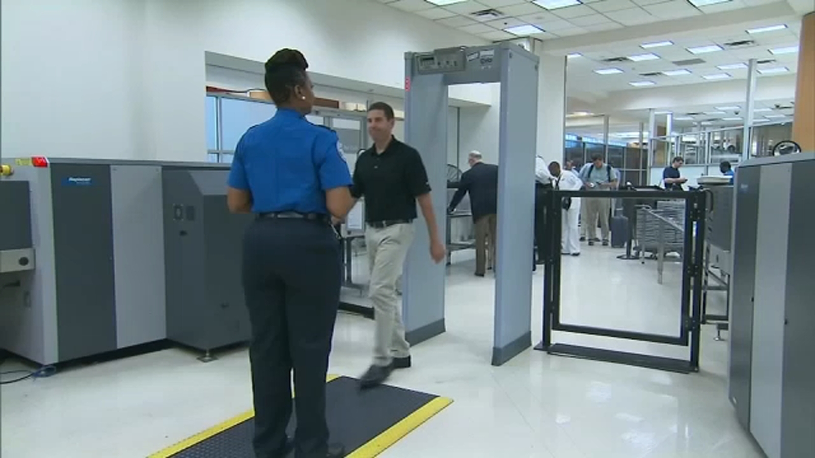RDU travelers see shorter lines as TSA employees' pay set to resume