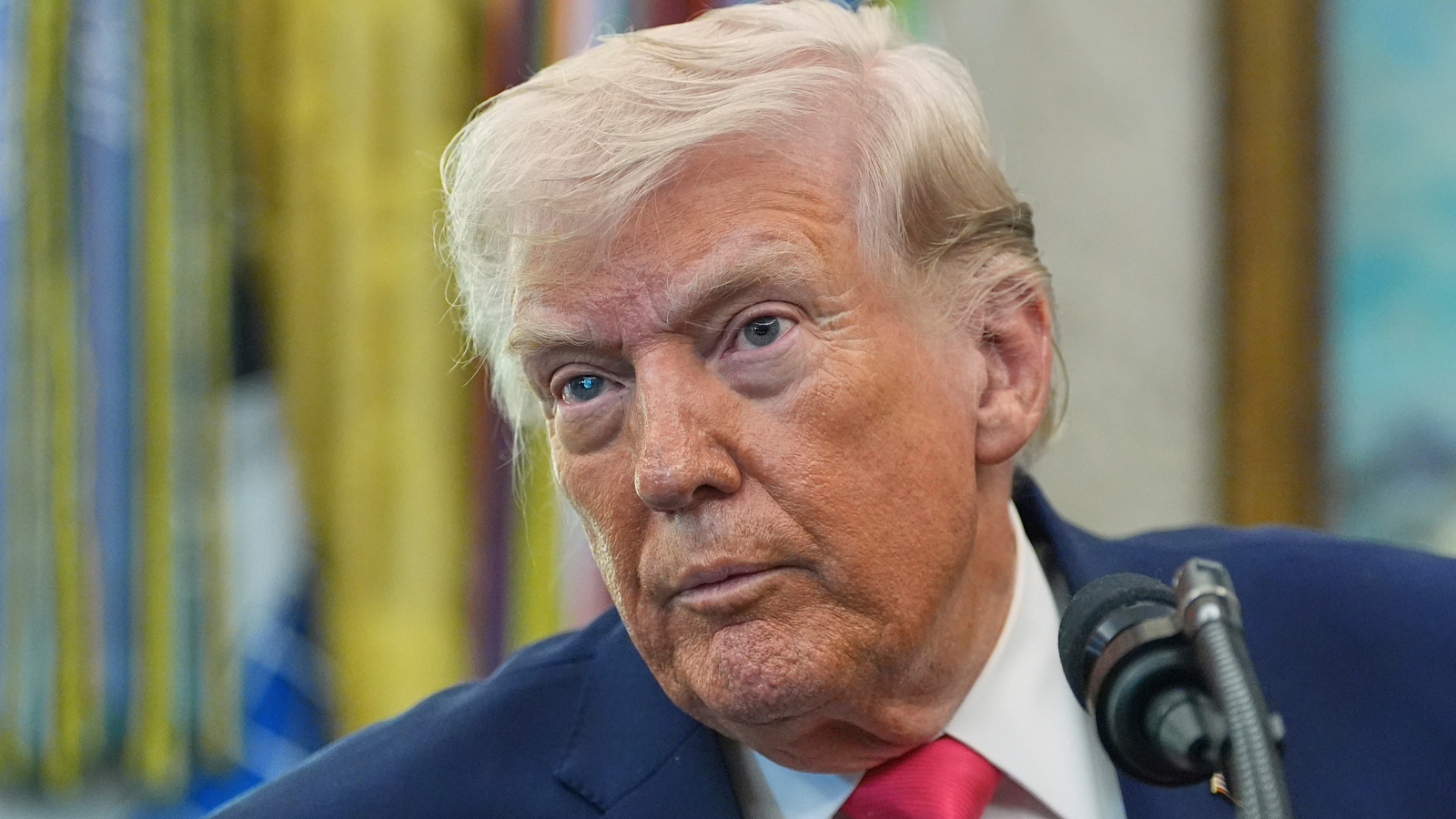 ईरान युद्ध के एक महीने बाद भी ट्रम्प के कुछ उद्देश्य अधूरे रह गए हैं क्योंकि वह संघर्ष को ख़त्म करना चाहते हैं