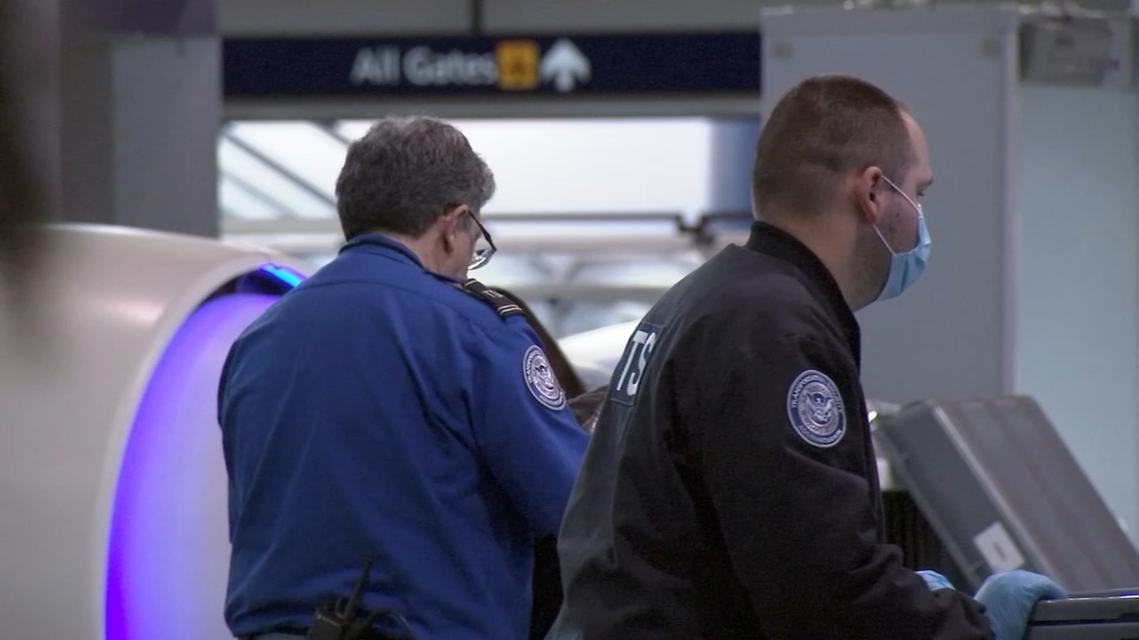 TSA employees to get paid Monday following Pres. Trump directive as shutdown continues