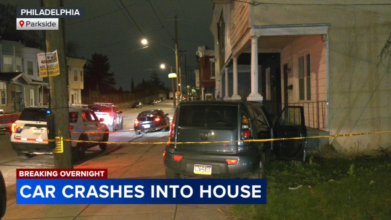 2 injured after car slams into front porch of home in Parkside