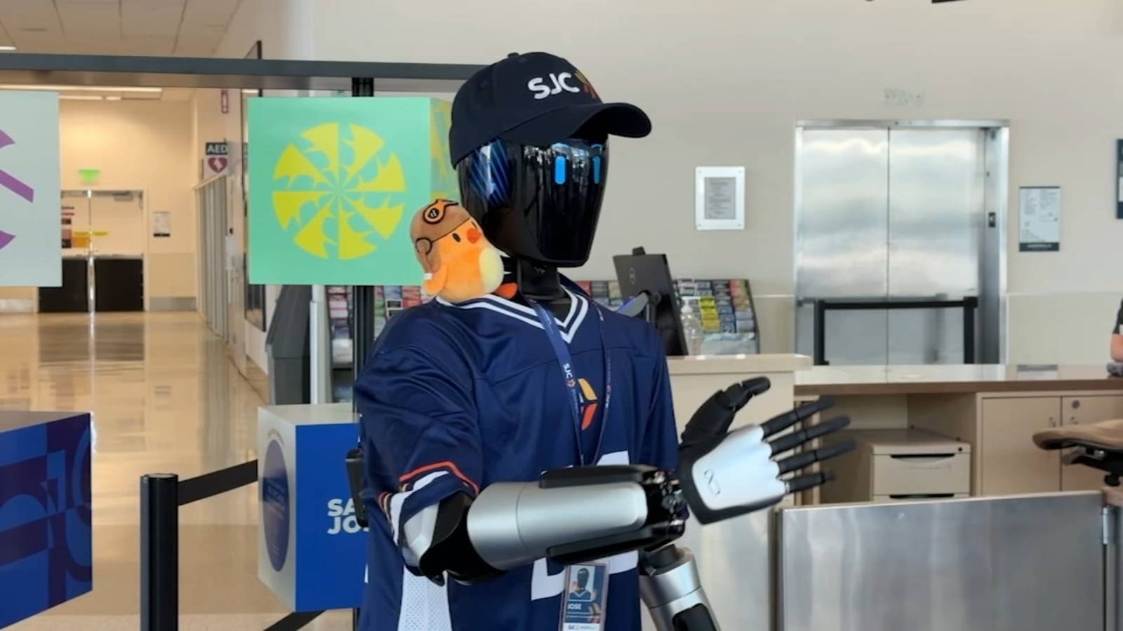 AI humanoid robot to help passengers at San Jose airport