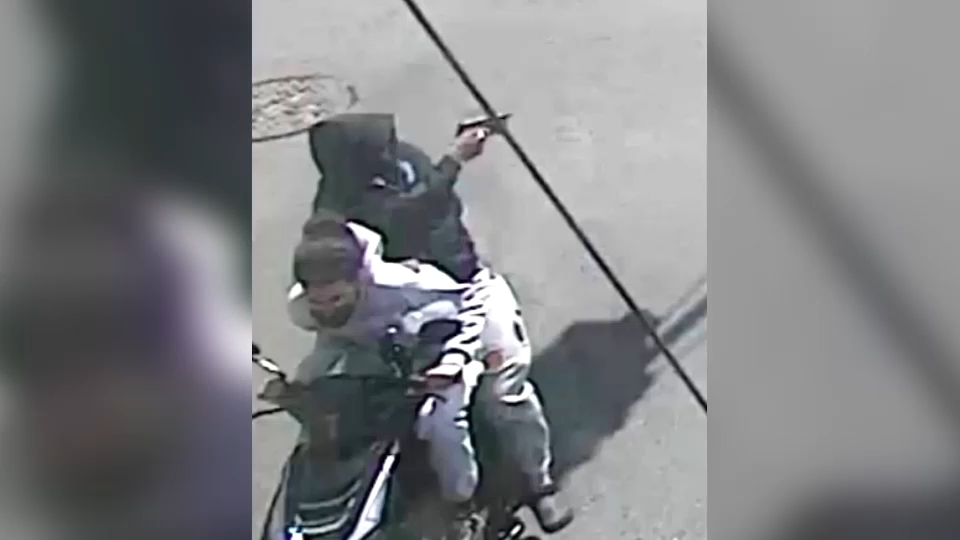 Eyewitness News has obtained a photo from police of two individuals that police are actively searching for.