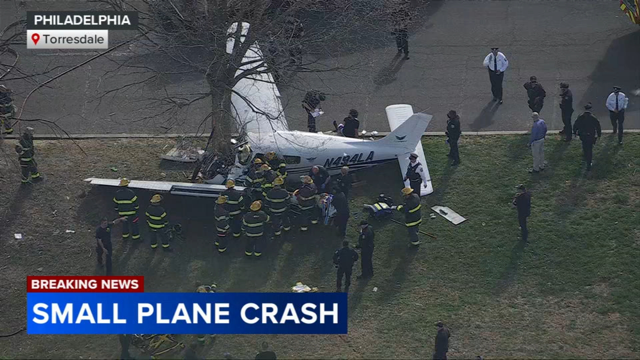 Philadelphia training aircraft reportedly lost power before crash that injured 2