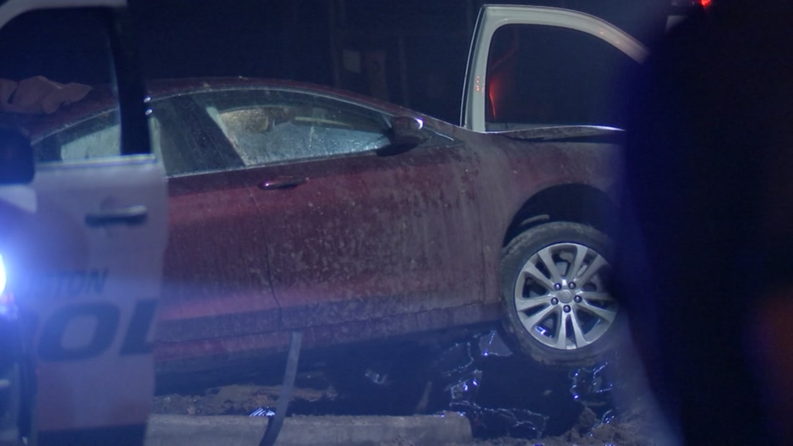 Driver crashes Chrysler 300 during police chase in northeast Houston