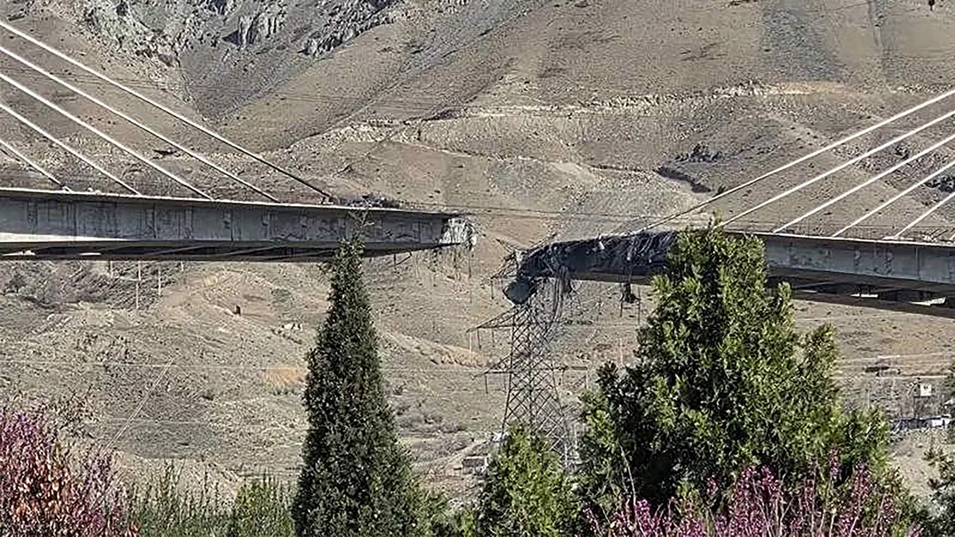 Iran live updates: Trump says US blew up 3 big Iranian bridges - ABC7 New York