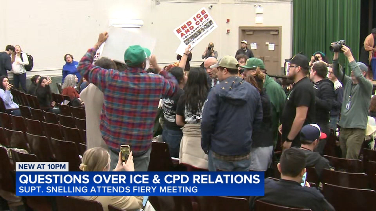 Community meeting heated over alleged collaboration between CPD, ICE